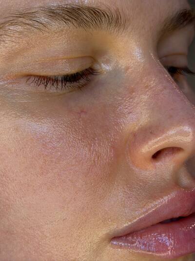 Detalle de los ojos y la piel de Kristina